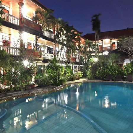 Kuta Dormitory At Simpang Inn Ngoại thất bức ảnh