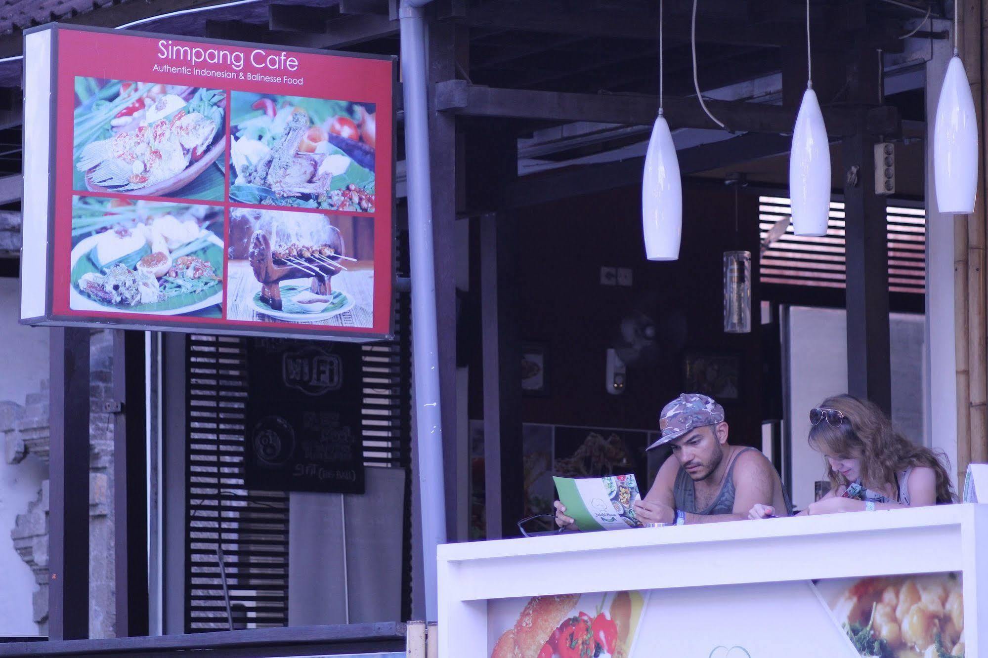 Kuta Dormitory At Simpang Inn Ngoại thất bức ảnh